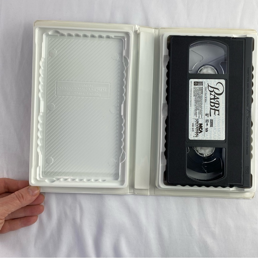 VHS Babe - A little pig goes a long way movie video - Picture 7 of 9